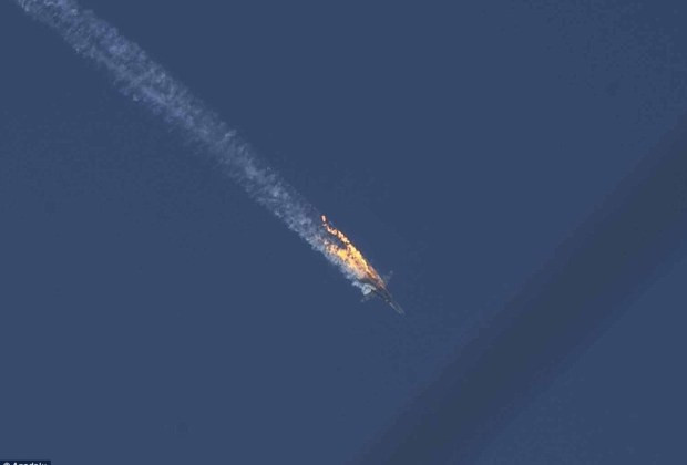 Phi hành đoàn trên chiếc Su-24M khi đó gồm một phi công và một sĩ quan điều khiển vũ khí. Cả hai đã thoát ly thành công ra khỏi máy bay để nhảy dù. Tuy nhiên chỉ một người sống sót. Nguồn ảnh: CNBC.