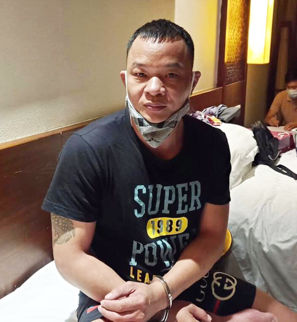 5. Trục xuất người Trung Quốc nhập cảnh trái phép: Công an tỉnh Quảng Nam đã phối hợp với Công an tỉnh Lạng Sơn đã bàn giao nhóm người Trung Quốc nhập cảnh trái phép tại Quảng Nam cho lực lượng Bộ đội Biên phòng để tiến hành các thủ tục trục xuất. Nhóm này trục xuất sau khi hết hạn cách ly 14 ngày, các mẫu xét nghiệm đều âm tính. Đồng thời, đơn vị này khởi tố và bắt giam thêm các đối tượng đưa người nhập cảnh trái phép.