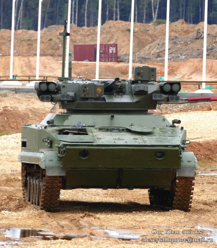 Trên chiến trường Syria, các robot tự hành Uran-9 của Nga đã có màn trình diễn cực kỳ tệ hại khi không thể hoạt động được theo những thông số lý thuyết mà Moscow đã từng công bố trước đây. Nguồn ảnh: Gurkhan.