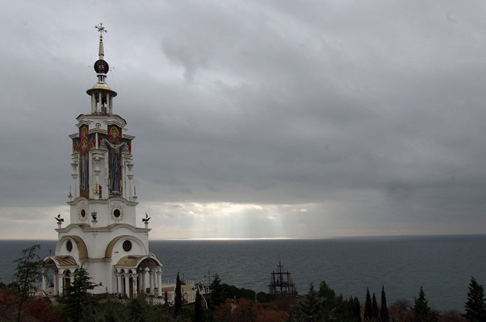 Nhà thờ Thánh Nicholas. Đây là nhà thờ tháp hải đăng duy nhất trên bán đảo Crimea để tưởng nhớ những người thiệt mạng trên biển. Ảnh Sputnik