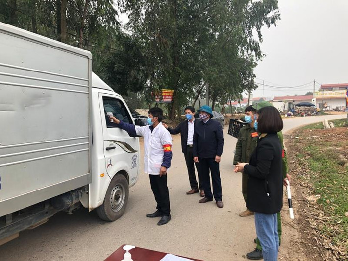 Bên cạnh đó, trong khoảng thời gian này, Vĩnh Phúc sẽ chỉ đạo các cơ quan chức năng kiểm tra, kiểm soát kỹ việc việc cung ứng các hàng hóa, đồ ăn uống phục vụ nhu cầu thiết yếu của người dân địa phương, không để tình trạng tăng giá bán hàng hóa và hàng cung ứng phải đảm bảo chất lượng.