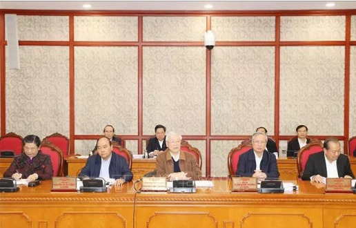 Tại cuộc họp, các đồng chí tổ trưởng: Tổ biên tập Tiểu ban Văn kiện, Tổ biên tập Tiểu ban Kinh tế - xã hội, Tổ biên tập Tiểu ban Điều lệ Đảng đã trình bày tờ trình,báo cáo bổ sung, hoàn thiện dự thảo báo cáo Chính trị và dự thảo báo cáo 10 năm thực hiện cương lĩnh 2011, dự thảo báo cáo Kinh tế - Xã hội, dự thảo dáo cáo xây dựng Đảng và thi hành Điều lệ Đảng, trình Đại hội XIII của Đảng. (Ảnh: TTXVN)