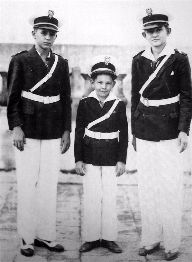 Ba anh em nhà Castro trong tấm hình chụp năm 1941. Ảnh VT