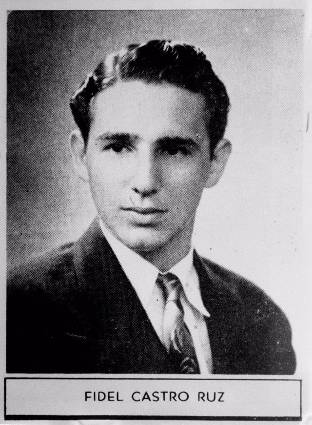 Lãnh tụ Fidel Castro trong cuốn kỷ yếu ở trường phổ thông năm 1945. Ảnh VT
