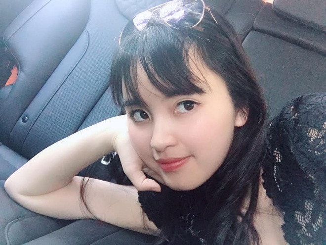 Thanh Tâm cũng cho biết gia đình cô sắp chuyển vào Tây Nguyên sinh sống. "Mình là người kinh doanh nhưng luôn muốn hướng tới một cuộc sống đơn giản, yên bình. Vào Tây Nguyên sống có thể gia đình không kiếm được nhiều tiền như ở đây nhưng mình cảm thấy trong đó bớt ồn ào, xô bồ hơn", cô nói.