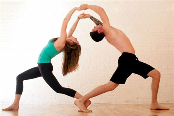 Có rất nhiều động tác của Yoga sẽ giúp bạn cải thiện và làm thăng hoa hơn cho “chuyện ấy”.