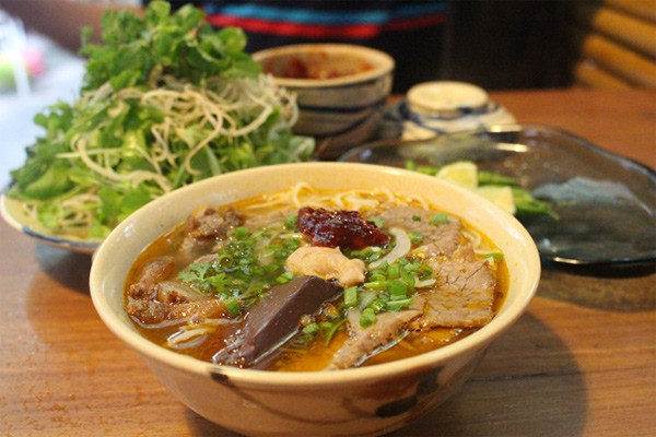 Bún bò Đà Nẵng cũng là món được thực khách hâm mộ.