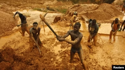 Ghana lâu nay đang đối mặt với vấn đề đào vàng trái phép, nhiều người đã bị bắt hoặc thậm chí thiệt mạng trong các sự cố sập hầm mỏ.