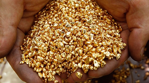 Cộng đồng mạng dự đoán rằng, nhóm thợ mỏ này sẽ gặp vấn đề với các cơ quan chức năng và có thể bị tịch thu "khối vàng" của họ.