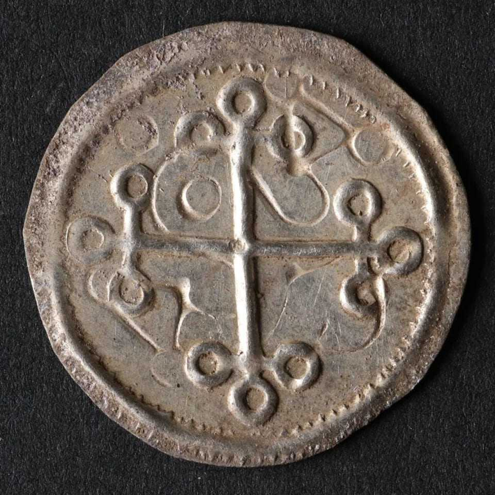 Kho báu này có thể mang thông tin quý báu về lịch sử của người Viking và thời kỳ pháo đài Viking do Vua Harald Bluetooth xây dựng. Bảo tàng North Jutland sẽ trưng bày các hiện vật này để nghiên cứu và chia sẻ với công chúng.