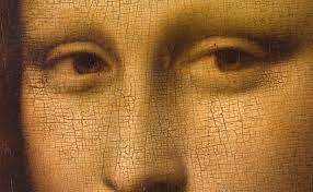 Khuôn mặt của một phụ nữ khác được phát hiện ẩn sau mặt của Mona Lisa. Chi tiết này khó nhận ra vì nó nằm ở vị trí đặc biệt và bị màu sắc bao phủ. Các nhà nghiên cứu cho rằng người phụ nữ này có thể là mẹ của Leonardo da Vinci, bởi bà ấy trông rất giống Da Vinci.
