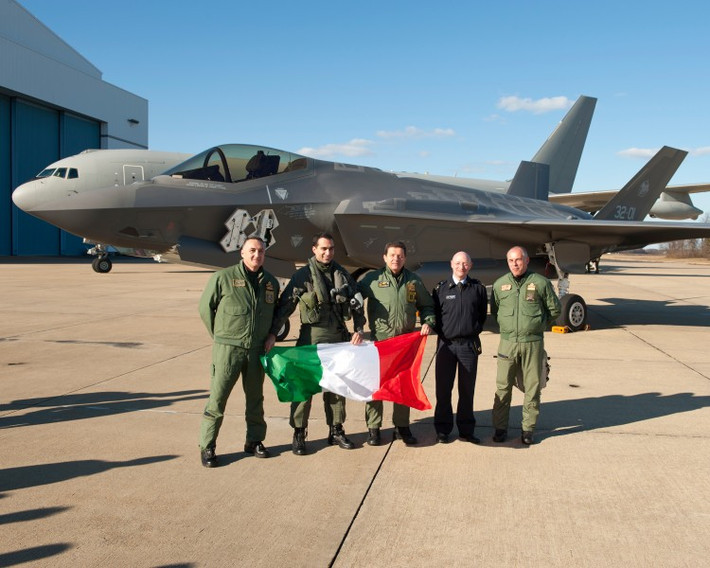 Tiêm kích F-35 Lightning II thuộc biên chế Không quân Ý khi tham gia nhiệm vụ kiểm soát trên không của NATO tại khu vực biển Baltic đã gặp phải một vấn đề rất nghiêm trọng.