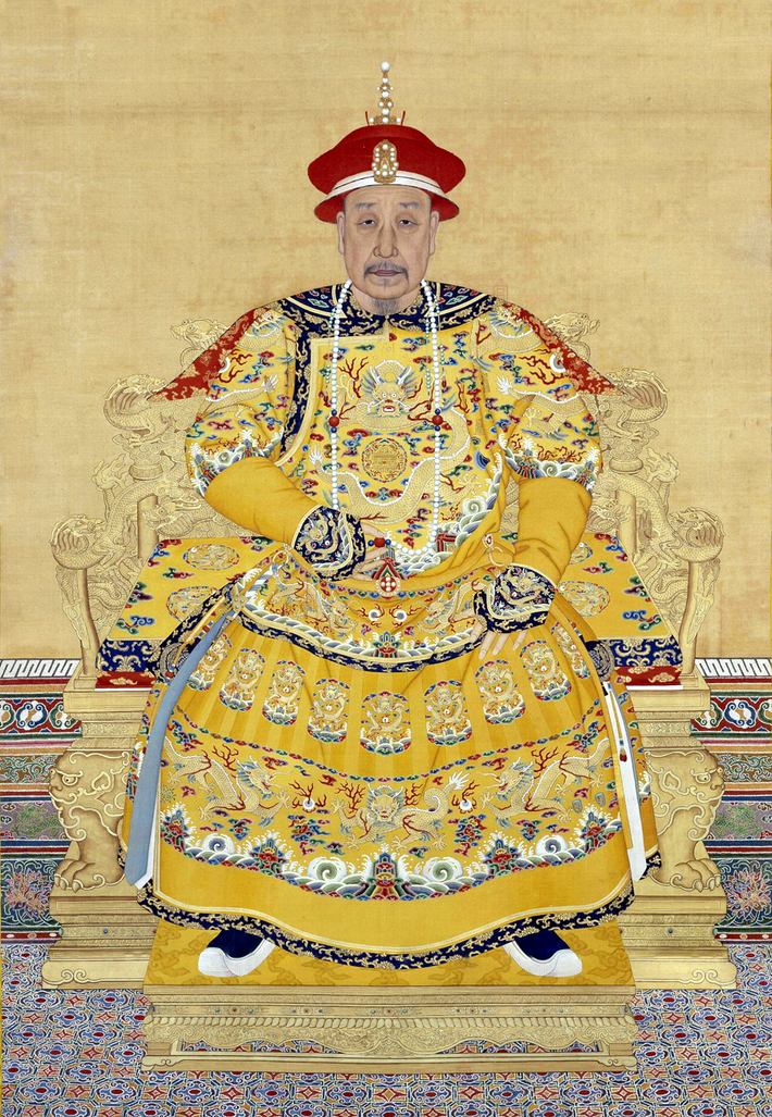 Vua Càn Long (1711-1799) là vị vua thứ tư của triều đại Thanh của Trung Quốc. Ông được xem là một trong những nhân vật lịch sử vĩ đại nhất của Trung Quốc, đã cai trị đất nước trong hơn 60 năm và đặt nền móng cho một triều đại phát triển mạnh mẽ.