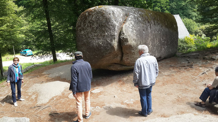 Nhiều nhà nghiên cứu cũng đã đến Trembling Rock để nghiên cứu và tìm hiểu về cơ chế hoạt động của nó.