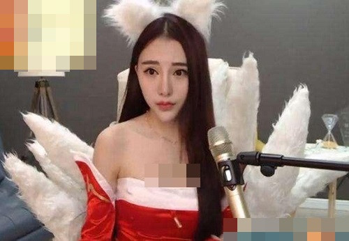 Lộ Lộ Tương tên thật là Vương Chiêu Lộ, sinh năm 1996 tại Hưng Nghĩa, Quý Châu, Trung Quốc là một trong nữ streamer gợi cảm nhất của Panda TV.