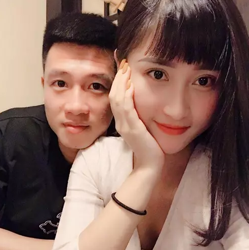 Đám cưới được tổ chức tại một trung tâm tiệc cưới sang chảnh trên địa bàn huyện Đông Anh, Hà Nội.