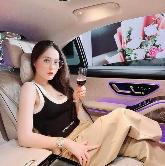 Chia sẻ của Đoàn Di Băng nhận được sự quan tâm rất lớn của cư dân mạng, đặc biệt quan điểm này gây ra tranh cãi lớn trong dư luận.