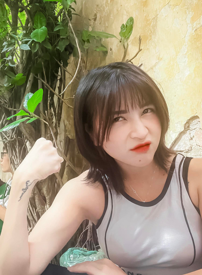 Cô nàng mạnh mẽ, cá tính nhưng trong nhiều khoảnh khắc cũng rất mềm mại và gợi cảm. Ảnh: FBNV