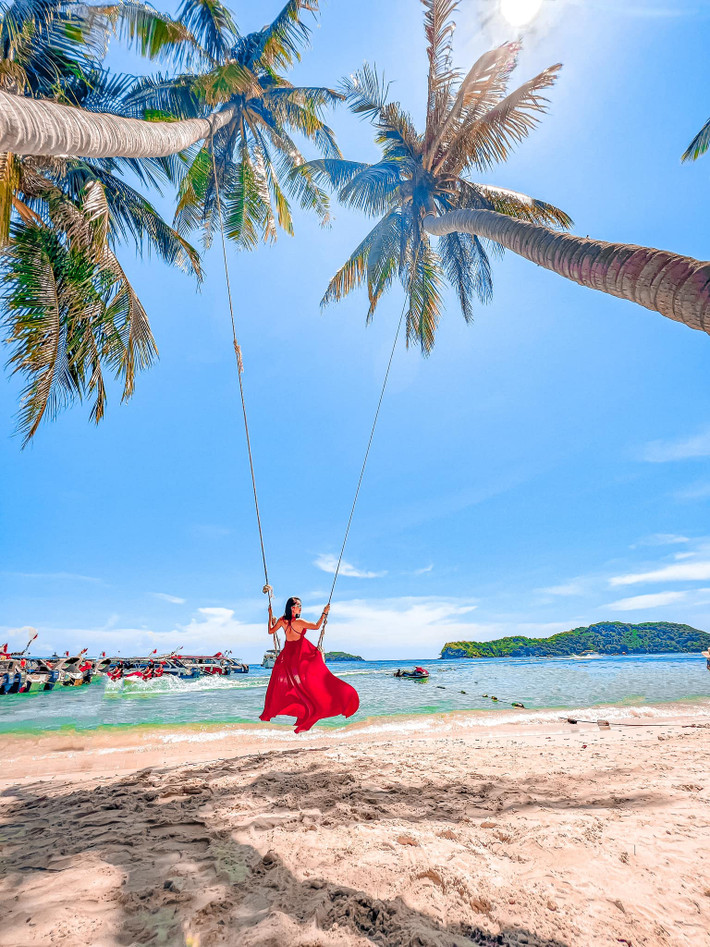 “Đảo ngọc” Phú Quốc với không khí trong lành, mát mẻ cùng thiên nhiên xinh đẹp sẽ giúp bạn được “chữa lành” và sạc đầy pin khi trở về.