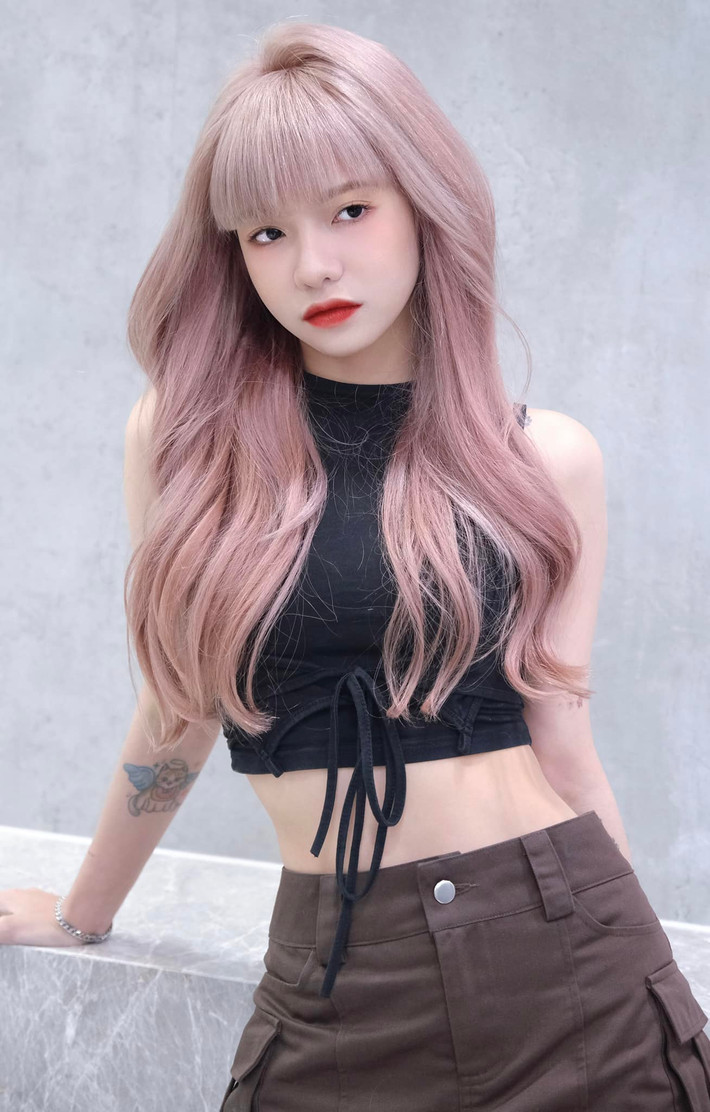 Sự thay đổi này giúp diện mạo "Lisa Việt Nam" trở nên thanh thoát, hài hòa hơn. Ảnh: FBNV