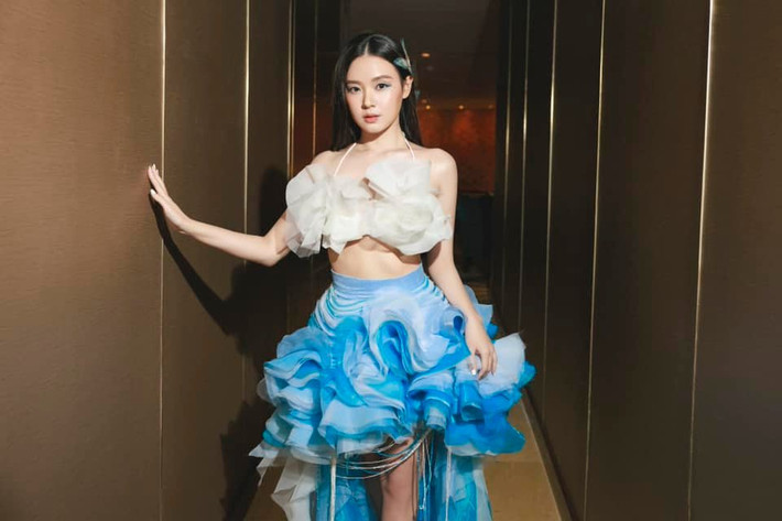 Là quý cô độc thân sang chảnh của showbiz Việt, mỗi lần xuất hiện Midu đều nhận về sự quan tâm lớn của dư luận.