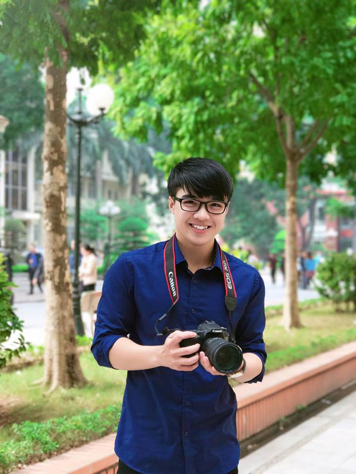 Ngoài việc sở hữu hàng loạt clip hài hước và đanh đá, Tun Phạm còn chiếm cảm tình của mọi người nhờ mặt sáng sủa, nụ cười tươi rói.
