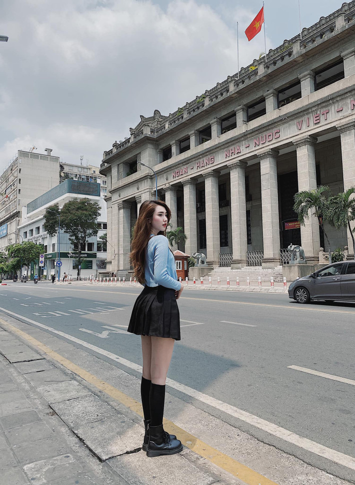 Kể từ khi không còn vướng vào tin đồn tình ái với chàng cầu thủ, hot girl Thanh Mèo ngày càng gợi cảm và hấp dẫn hơn.