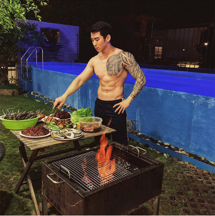 Ông bố 1 con sở hữu gương mặt điển trai, body 6 múi vạm vỡ cùng nhiều tài lẻ đáng chú ý như Taekwondo, Vovinam, diễn xuất...
