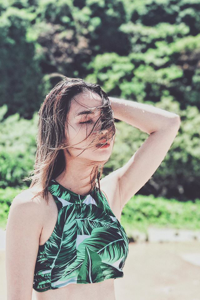 Huyền Trang thường xuyên chia sẻ hình ảnh đời thường, đi chơi, du lịch cùng bạn bè.