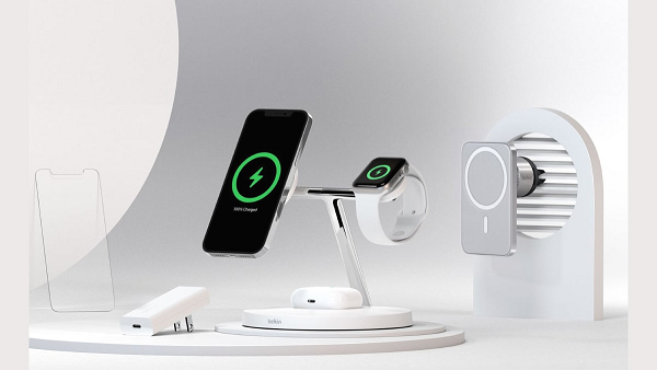 Bộ sạc MagSafe được dùng để sạc cho chiếc iPhone Xs Max khi ở trạng thái pin còn 1% và thiết bị ở Chế độ máy bay. Trong hai lần thử nghiệm, iPhone Xs Max đạt được lần lượt là 13% và 14% pin với thời gian 30 phút sạc bằng MagSafe.