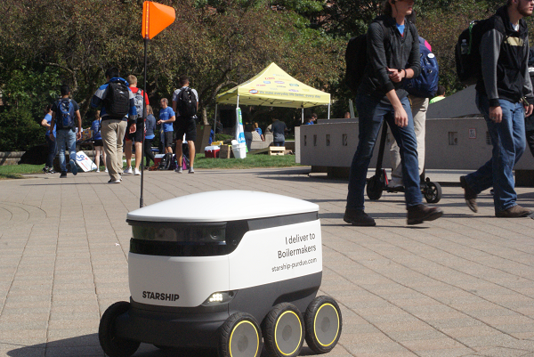 Sau đó bạn chỉ cần mở khóa robot với ứng dụng của bạn và lấy hàng,các đội robot giao hàng có bánh xe hiện đang được tung ra trên khắp thế giới và không còn là câu chuyện trong phim ảnh giả tưởng nữa.