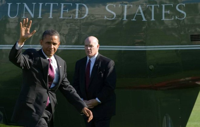 Ông Clancy theo dõi đoàn báo chí đến chụp hình Tổng thống Obama tại một sự kiện ở Nhà Trắng vào tháng 10/2010.