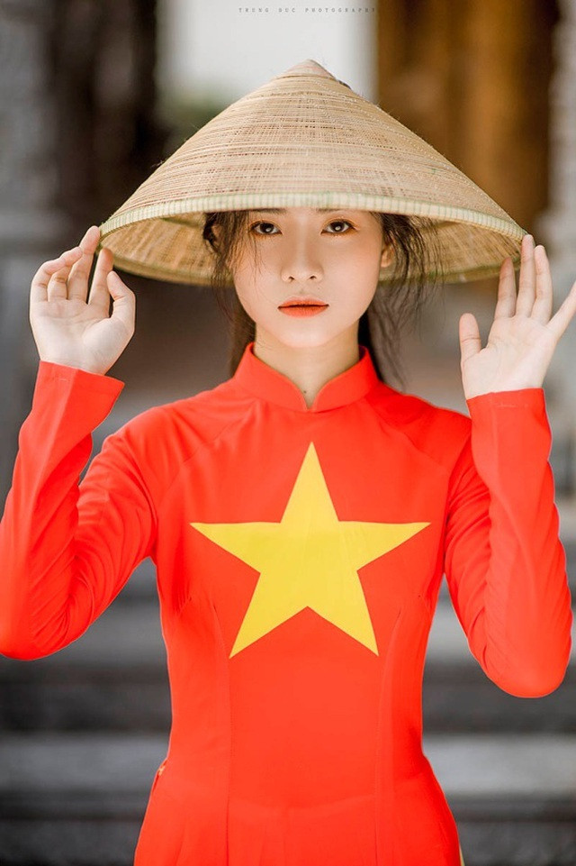 Theo Linh Anh, ở độ tuổi này cần tập trung cho học tập, rèn luyện các kỹ năng mềm cần thiết, biết cách đối nhân xử thế để sau này dù ở môi trường nào cũng có thể sống tốt.