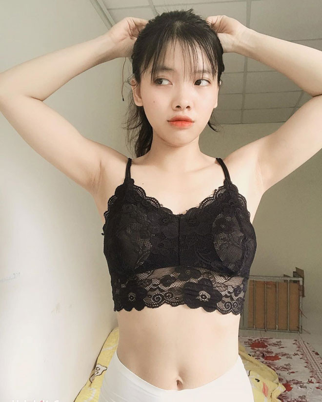 Kim Nhiệt có được bước ngoặt khi tham gia vào một hội nhóm chuyên chia sẻ các bài tập giảm cân. Cô tìm hiểu kỹ càng từ phương pháp tập đến chế độ ăn.