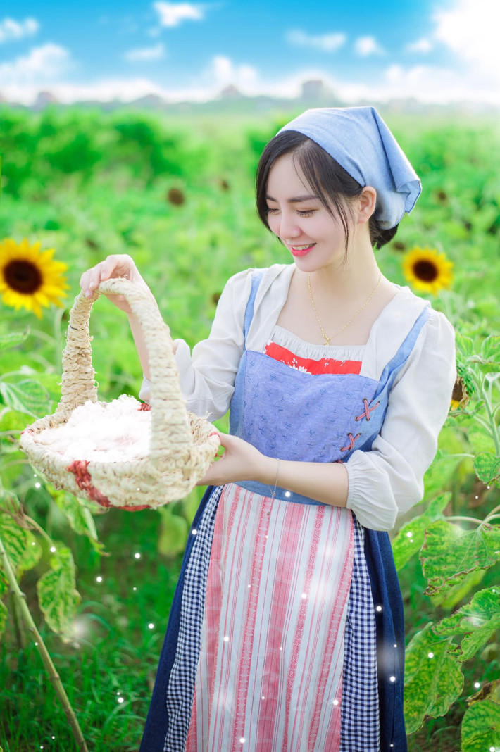 Cô cũng muốn dành thời gian đi du lịch nhiều nơi để khám phá những vùng đất mới chưa từng đặt chân đến.