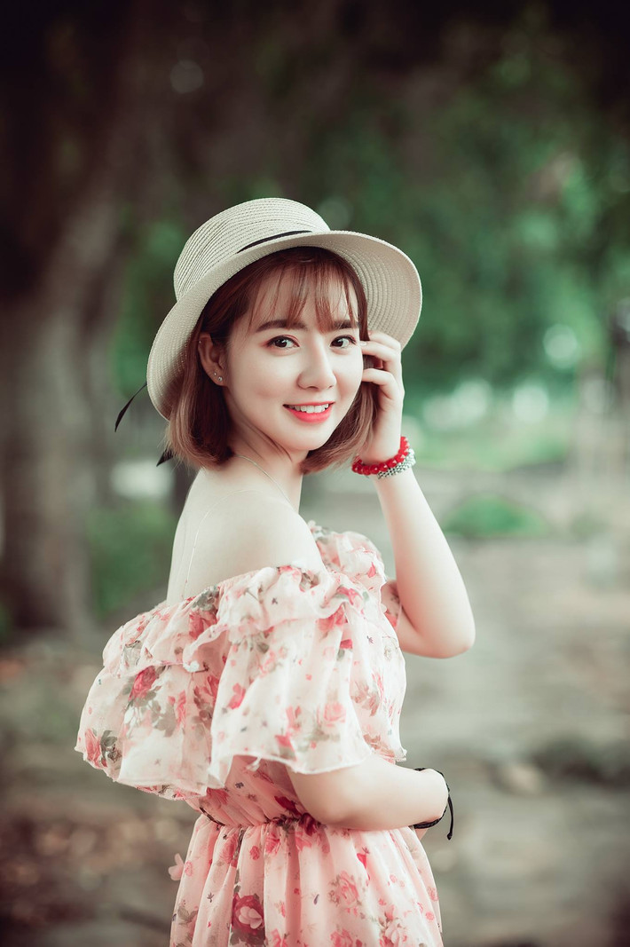 Nữ điều dưỡng 9x cho biết, cô thường chụp ảnh như một thú vui để giải toả những áp lực trong cuộc sống sau giờ làm việc căng thẳng.