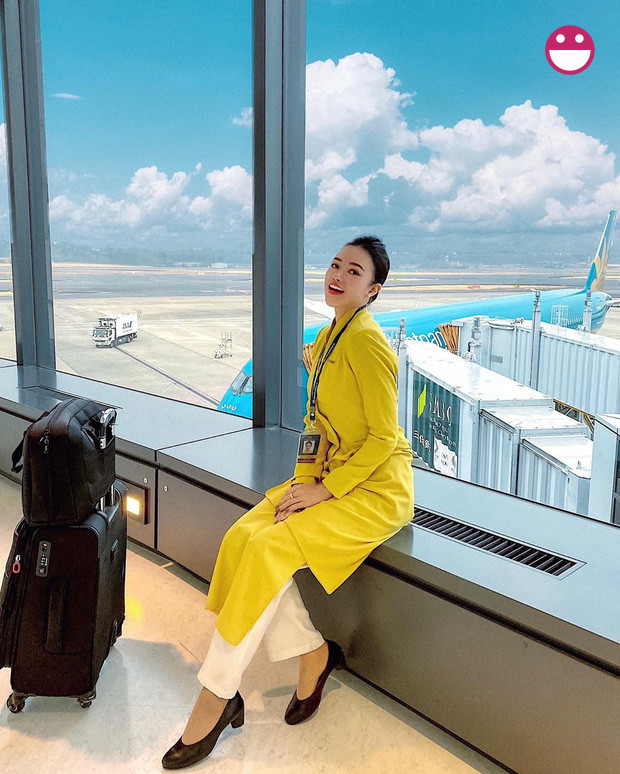 Trần Phương Ly – Tiếp viên trưởng của Hãng hàng không Quốc gia Việt Nam đang là cái tên gây chú ý cộng đồng mạng nhờ vào nhan sắc cực phẩm, cùng với đó là nguồn thu nhập cực "khủng".