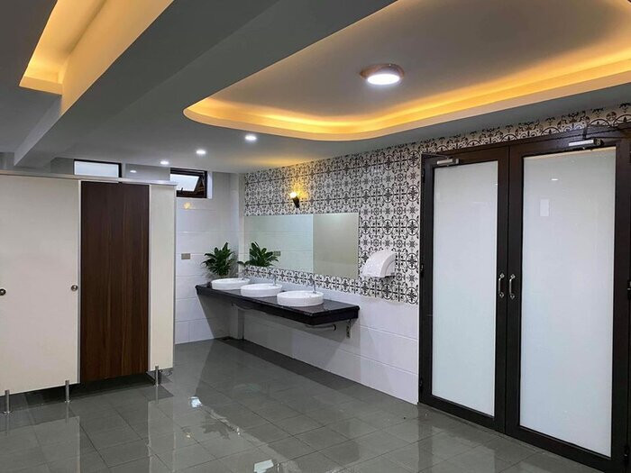 Nhà vệ sinh cực xịn xò và đẳng cấp của trường THCS Lê Quý Đôn (Tuyên Quang). Ảnh: Quang Huy Lê/Group Trường Người Ta