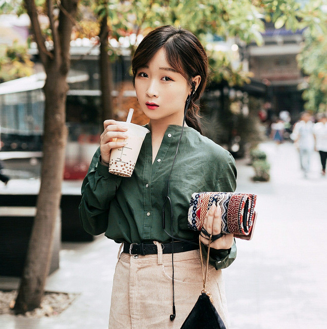 Hot girl Đắk Lắk Nguyễn Lê Tường Vi (sinh năm 1994) cũng là gương mặt nổi trội với hơn 670.000 lượt follower.