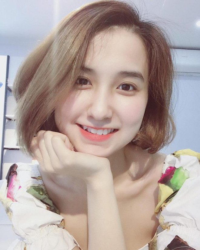 Sau hơn 3 năm được dân mạng biết đến, Quyên hiện tại ngày càng trưởng thành và xinh đẹp.