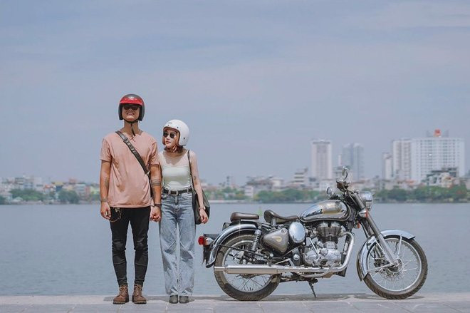 Đoạn bậc thang ven Hồ Tây cũng là một địa điểm yêu thích của giới trẻ khi đến Hồ Tây.