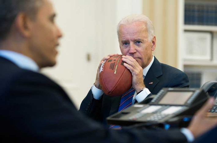 Tổng thống Obama và Phó Tổng thống Biden tham gia cuộc họp trực tuyến thảo luận về việc đóng cửa chính quyền liên bang và trần nợ công.
