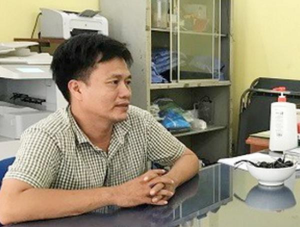 Đến chiều ngày 7/5, công an tiếp tục bắt khẩn cấp Tuấn “cá” (chồng Loan “cá”) để điều tra làm rõ về hành vi bảo kê tại một khu chợ tự phát khác ở phường Hóa An. (Ảnh: Danviet)