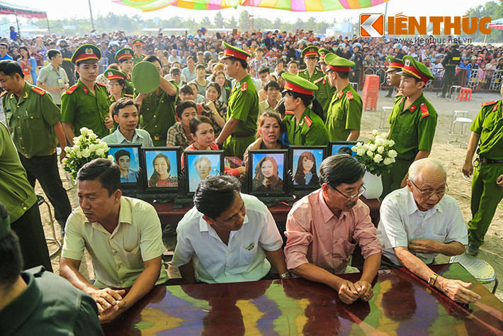 Khi Nguyễn Hải Dương được cảnh sát dẫn giải vào phiên toà, rất đông người nhà nạn nhân đã gào khóc đòi nhào lên phía hung thủ, nhiều cảnh sát được điều động đến để vãn hồi trật tự.