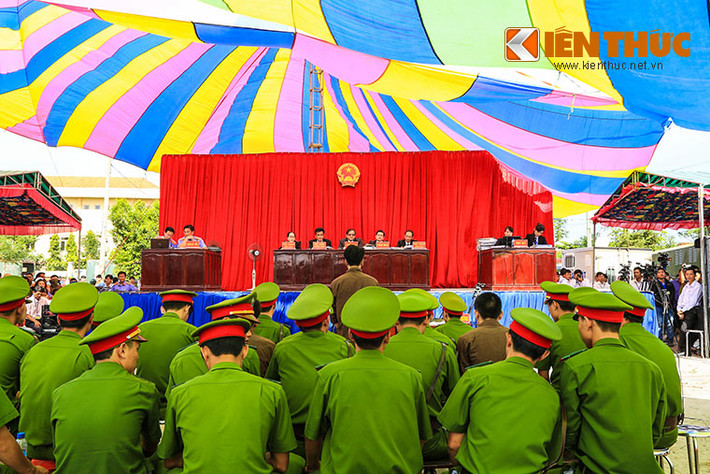 Sau hơn 4 tháng điều tra, ngày 17/12/2015, TAND tỉnh Bình Phước đã đưa vụ án ra xét xử lưu động tại huyện Chơn Thành, tỉnh Bình Phước.