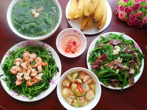 Tuy cách làm này mang lại cảm giác dễ chịu nhưng lại nguy hại đến ổ bụng. Về lâu dài nó có thể khiến dạ dày của bạn sa thấp. Ảnh: Eva.