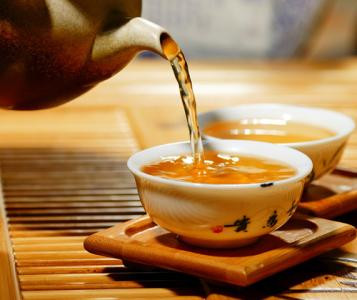 Người thiếu máu: Axit tannic trong trà gây cản trở việc hấp thụ sắt của cơ thể nên những người thiếu máu không nên uống trà.