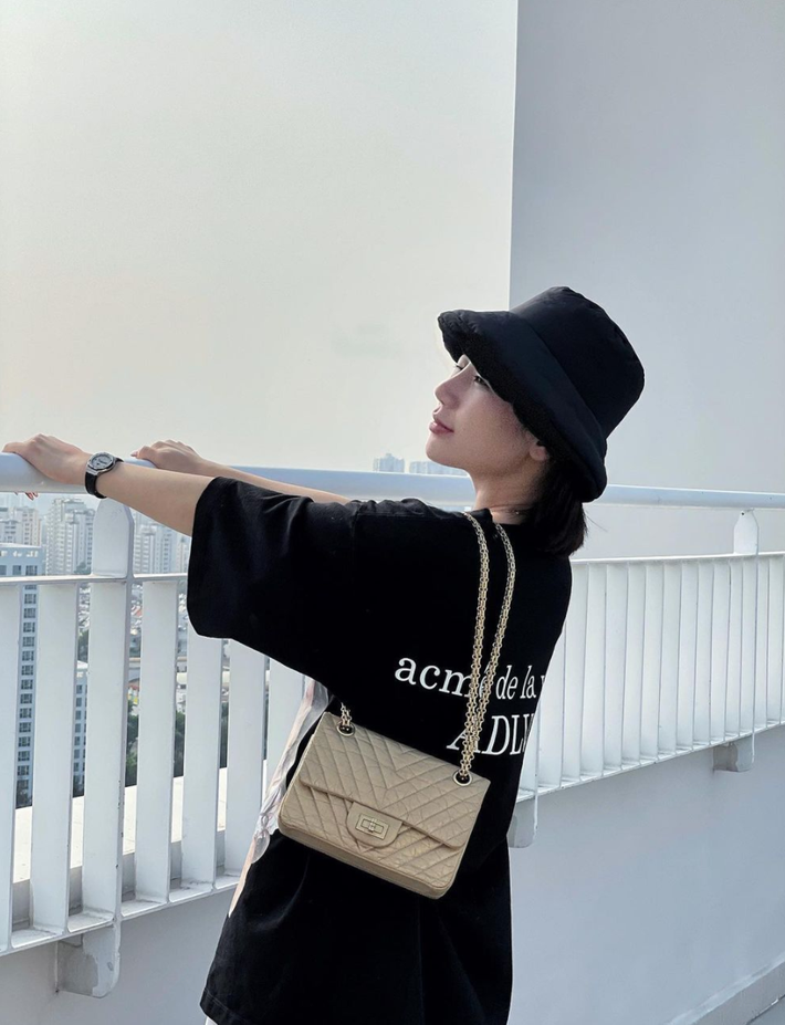 Hiện tại Thảo Trinh đang giúp gia đình quản lý 1 khách sạn nhỏ ở Tp.HCM nên kinh tế cũng khá ổn định để theo đuổi đam mê. Ảnh: Tổng hợp