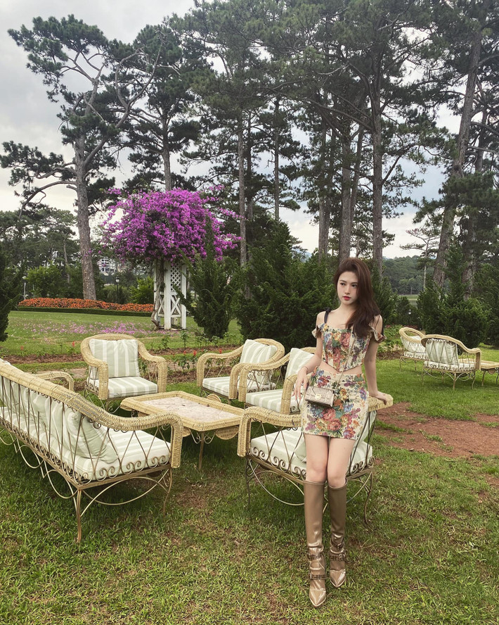 Em gái Ngọc Diễm (sinh năm 1995) cũng sở hữu sắc vóc không kém cạnh gì các chị.