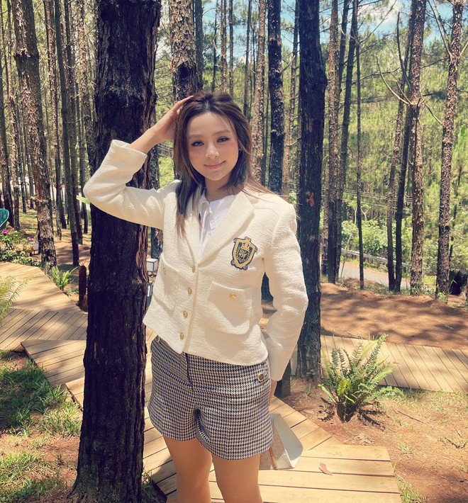 Nhan sắc xinh đẹp, style ăn mặc như gái 18 của cựu hot girl không ai tin được cô năm nay đã 32 tuổi và đã là mẹ 2 con.